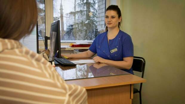 Медицинский пост в поликлинике / Фото: главный врач БСМП № 2 в Барнауле