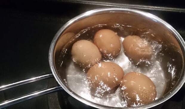 В кофеварке можно отварить яйца.