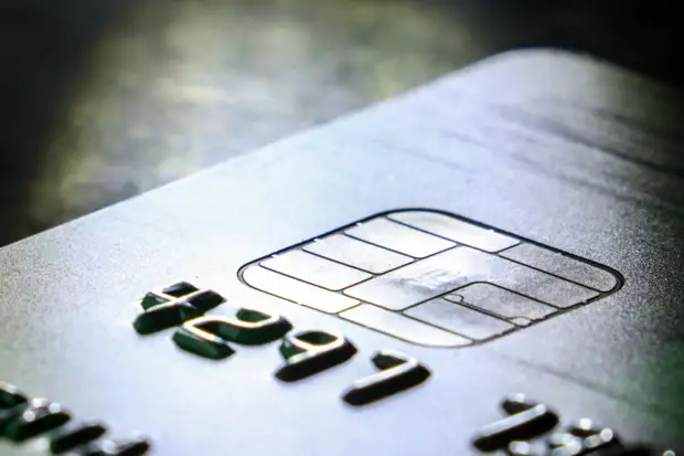 Найдена возможность открыть карту Visa. Юристы говорят о подводных камнях