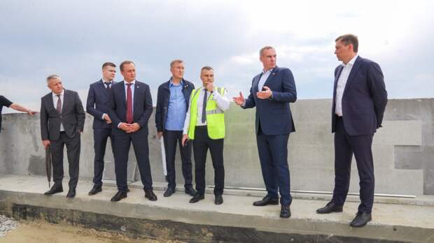 Стоимость набережной-долгостроя у будущего НТЦ в Сургуте выросла на 250 млн рублей на фоне срыва сроков сдачи