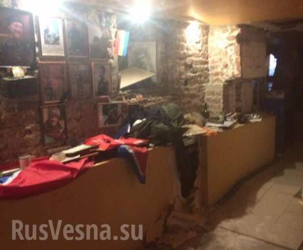 Сила есть, ума не надо: правоохранители разгромили Музей Новороссии в Петербурге (ФОТО, ВИДЕО) | Русская весна
