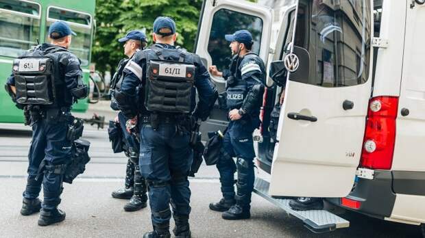 Швейцарская резня бензопилой: полиция охотится на неизвестного, ранившего пять человек