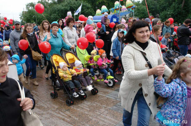 Самые необычные парады России