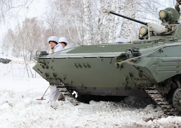 Мотострелки ЦВО на учении под Оренбургом уничтожили быстрыми контратаками условного противника