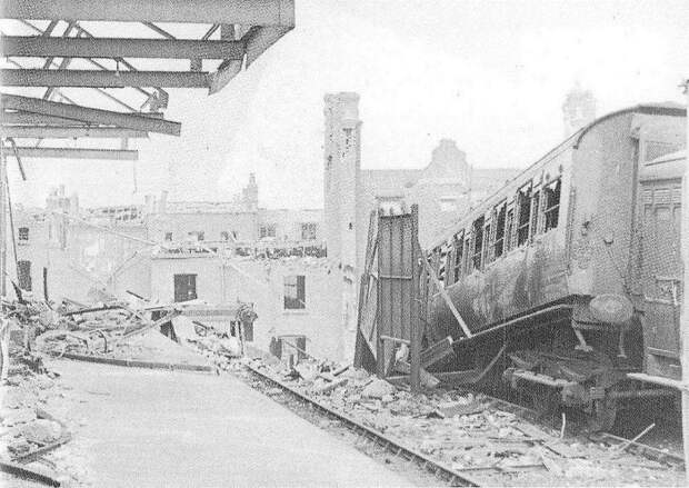 Лондонский некрополь после бомбежки 16-17 апреля 1941 года