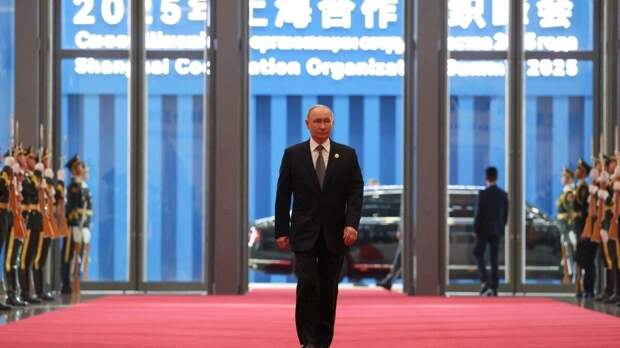 Взаимосвязанная цепочка: Трамп развязал тарифные войны, Китай подстрахует себя дешевым газом, Россия стала другом Индии и Китая. Фото: пресс-служба Кремля/kremlin.ru