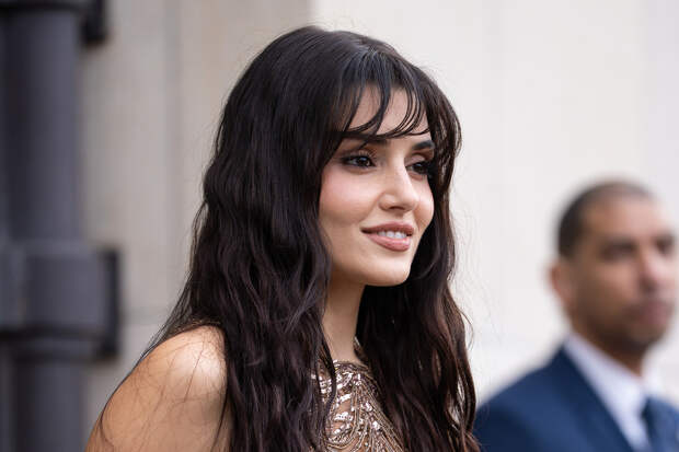 «Турецкое дело Эпштейна»: что стоит за ордером на задержание звезды сериала «Постучись в мою дверь»