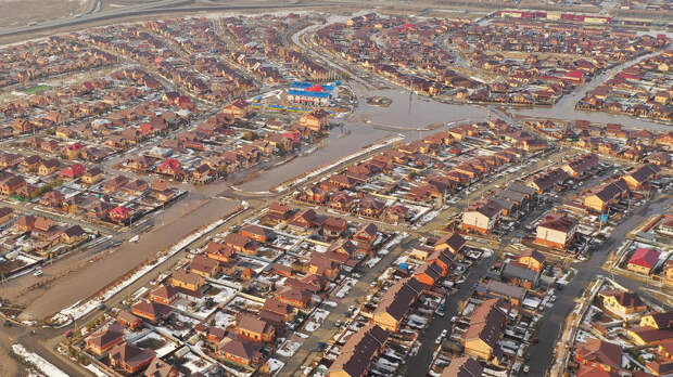 Уровень воды в реке Урал в Оренбурге опустился ниже критической отметки