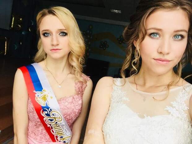 Очаровательные выпускницы 2018 года (25 фото)