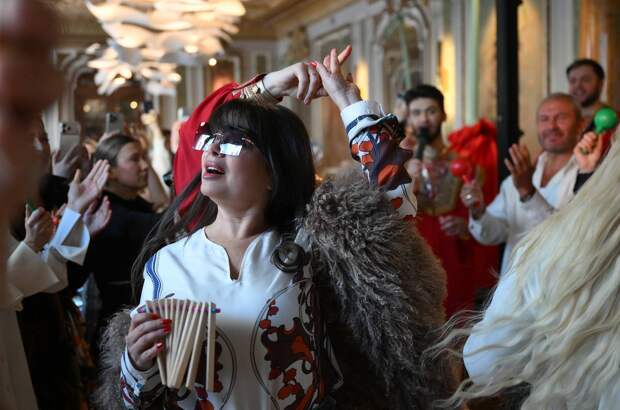 Королеву раскритиковали за похудение на уколах словами «жрать надо меньше»