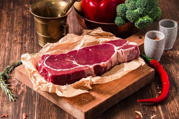 Почему красное мясо вредно для пожилых