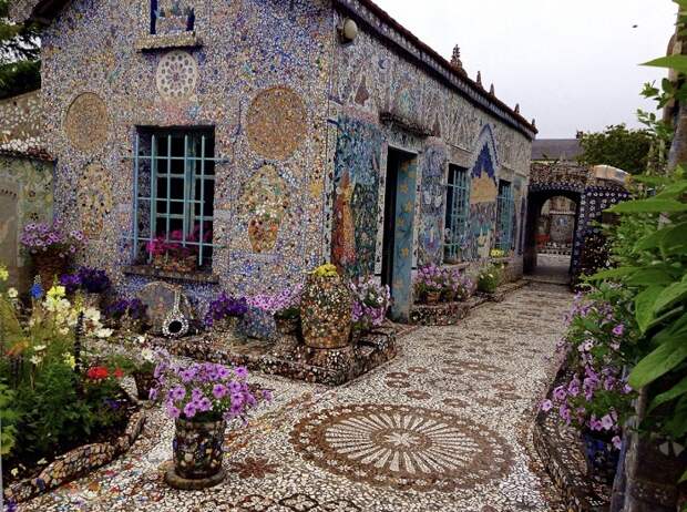 Удивительный «Мозаичный дом» в Шартре (Франция).