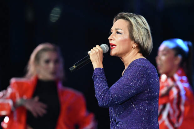 57-летняя Буланова прокомментировала слухи о своей подготовке к беременности