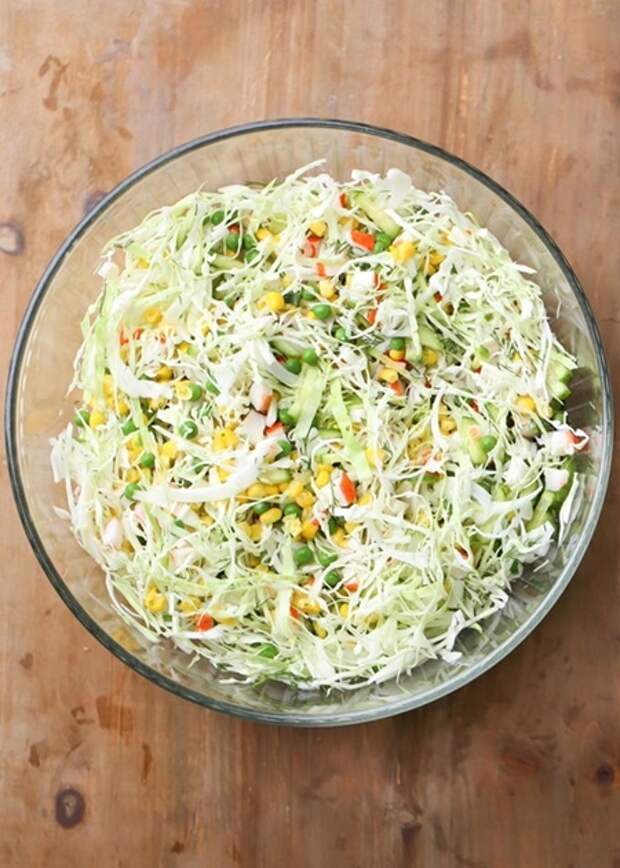 Вкусно и недорого: Топ-8 салатов на новогодний стол 2019 года - что должно быть на праздничном столе?