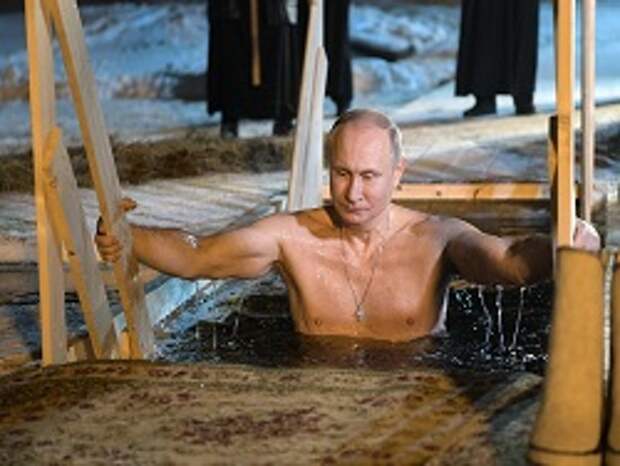 Добавит ли Путину явки на выборах его крещенское купание?