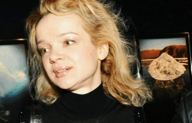 «Я не помню этих барышень!»: как Цымбалюк-Романовская из любовницы 80-летнего Джигарханяна превратилась в мать-одиночку в 46 лет