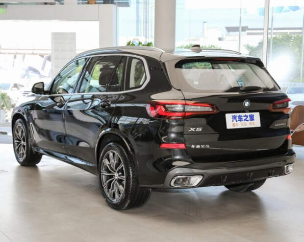 BMW X5 L-действительно длинный внедорожник в Китае за 95 000 долларов