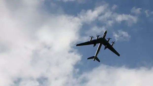 Два Ту-95МС выполнили полёт над Японским морем