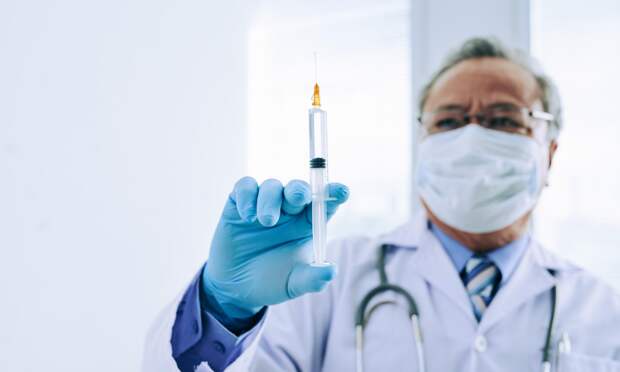 Вакцина от рака будет бесплатной для россиян — её включили в ОМС