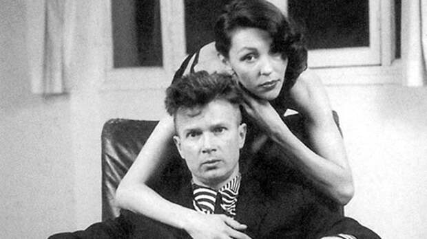 16 атмосферных фото молодого Лимонова