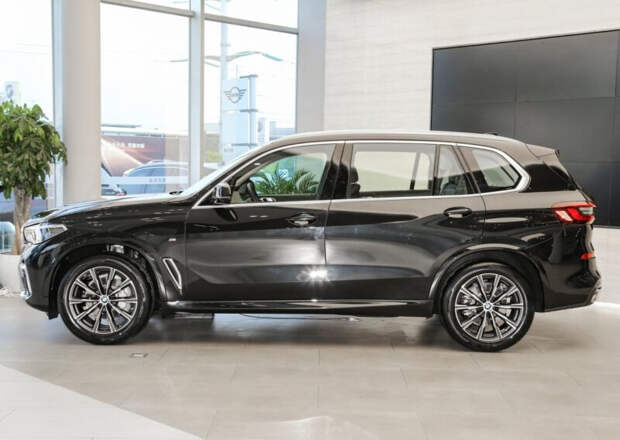 BMW X5 L-действительно длинный внедорожник в Китае за 95 000 долларов