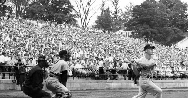 an old photo of a baseball game