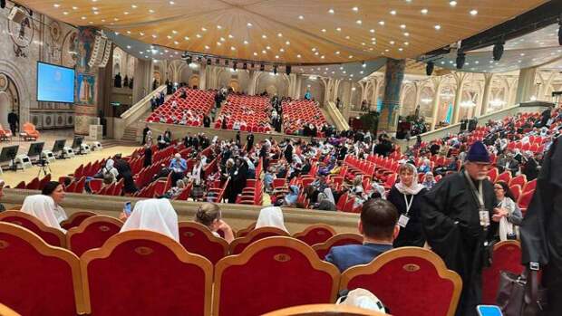 Протоиерей Виктор Смычник принял участие в пленарном заседании XII Общецерковного съезда по социальному служению.