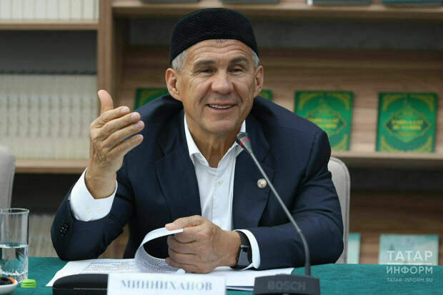 Рөстәм Миңнеханов Татарстан халкын Туган тел көне һәм Тукайның 140 еллыгы белән котлады