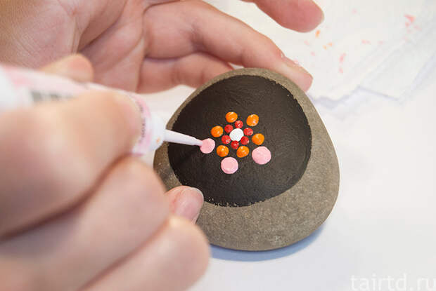 Точечная роспись по камням