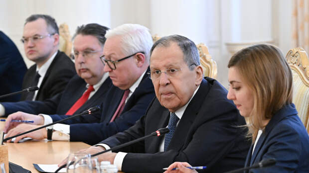 Лавров: РФ призывает США воздержаться от планов военно-морской блокады Кубы