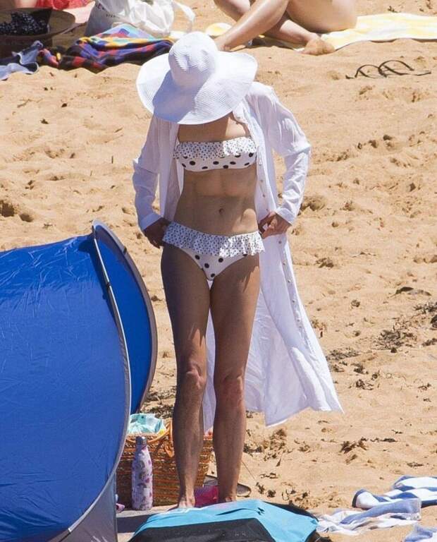51-летняя Николь Кидман удивила поклонников фигурой на пляже Николь Кидман, актриса, девушки, звезды, знаменитости, на пляже