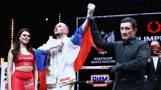 Петряков победил Мирошниченко на турнире в Казани