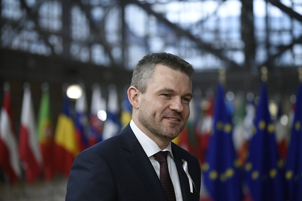 Премьер Словакии считает санкции ЕС против России бессмысленными