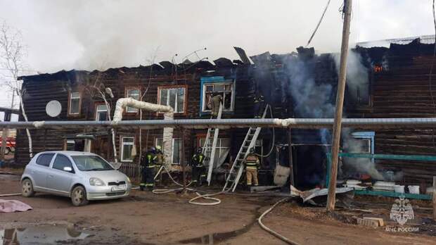 Женщина и ребёнок погибли при пожаре в Якутске