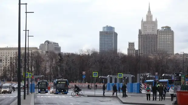 «Арктические морозы ударят в конце ноября»: синоптики сообщили о переносе начала климатической зимы в Москве