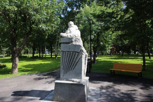 Памятник Бажову/фото "ЗБ"