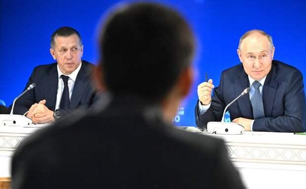 Мировая общественность возбуждена поездкой Владимира Путина в Северную Корею и Вьетнам. Кто следит с приятным возбуждением, кто – с неприятным.-3