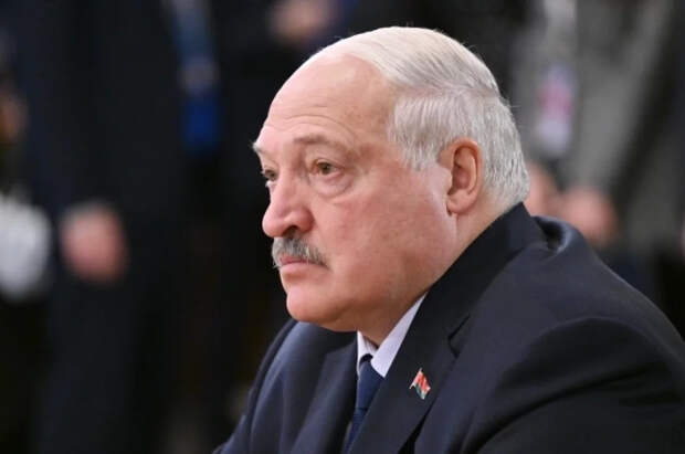 Лукашенко возложил цветы к монументу в КНДР по просьбе Путина