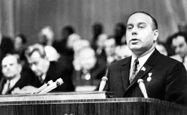 Анатомия «перестройки»: как США и Великобритания вели к власти Горбачёва