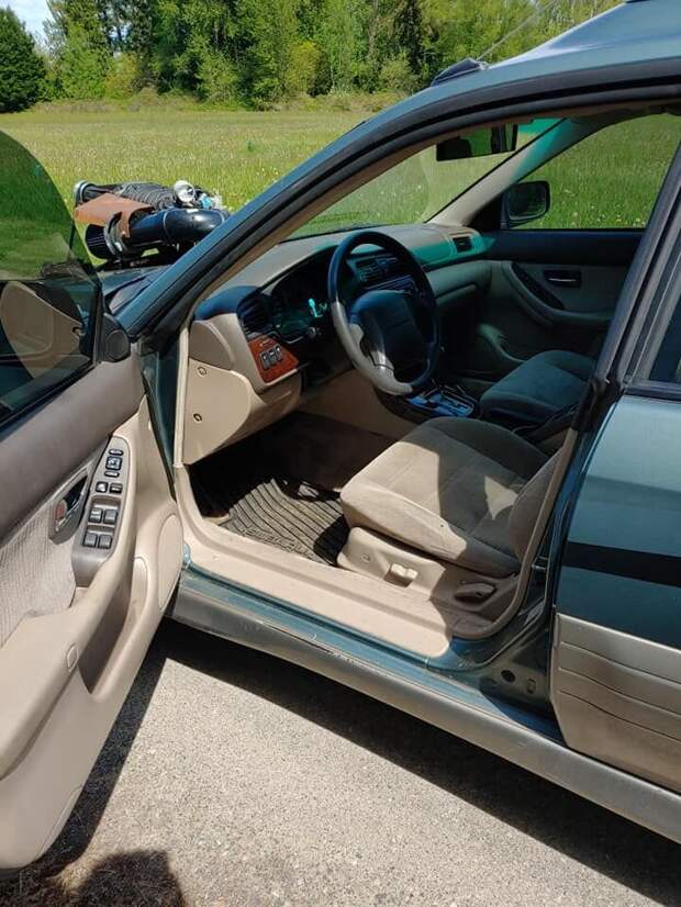 Универсал Subaru Outback переделали в очень странный пикап