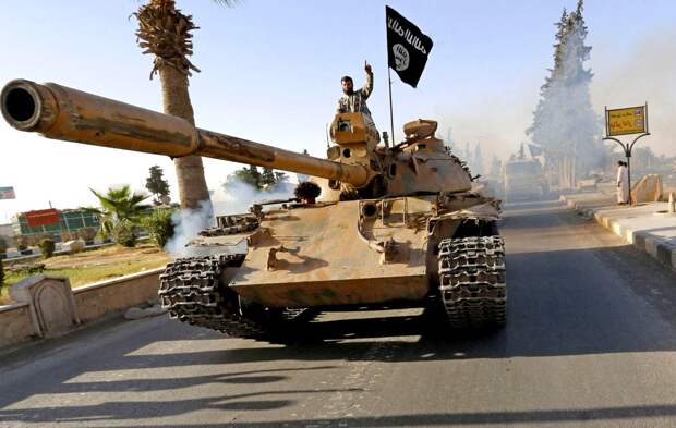 Обманный маневр: террористы ИГИЛ* прорываются к Пальмире, чтобы отвлечь войска Асада