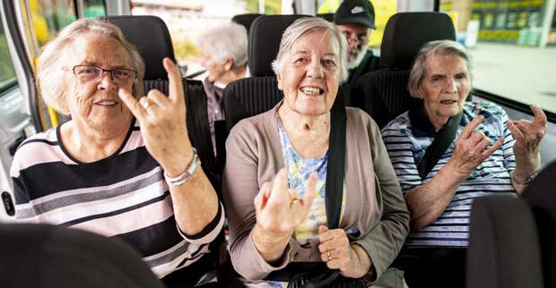 Бабушки из дома престарелых в городе Хайде едут на крупнейший в мире фестиваль тяжелой музыки Wacken Open Air в 2019 году