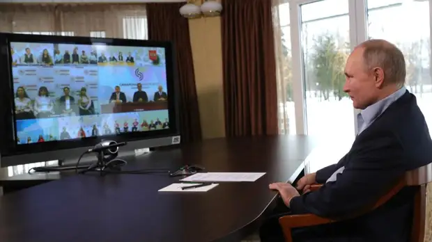 Путин проводит встречу со студентами ведущих отечественных вузов