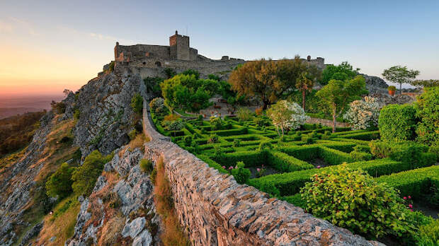 Замок мавров (Castelo dos Mouros)