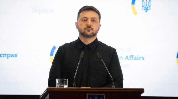 Зеленский назвал состав делегации на встречу с Трампом