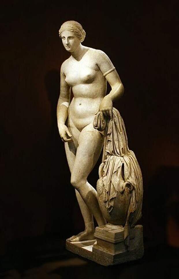 Венера Колонна, копия Афродиты Книдской, оригинал статуи Праксителя IV в. до н.э. Музеи Ватикана, Рим.