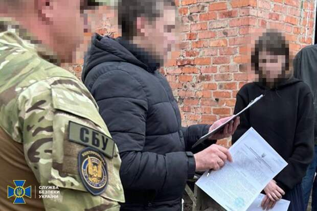 В оккупированном Славянске схвачена российская подпольщица, которая собирала разведданные о передислокации подразделений ВСУ в направлении передовой.