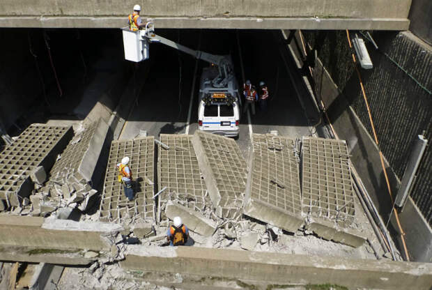 Из-за устаревшей инфраструктуры в тоннеле Виль-Мари на дорогу рухнула бетонная плита, которая была частью бетонной конструкции, установленной для того, чтобы глаза водителей быстрее адаптировались к темноте в тоннеле. К счастью, в аварии никто не пострадал.