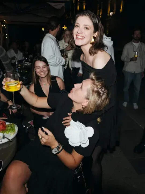 Аня Чиповская и Карина Андоленко