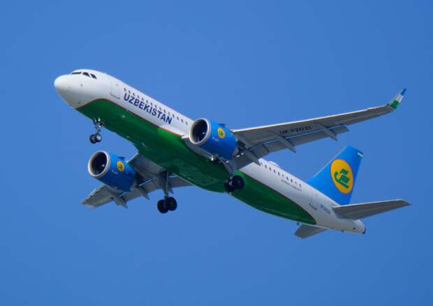 Самолет из Узбекистана совершил аварийную посадку в Красноярске